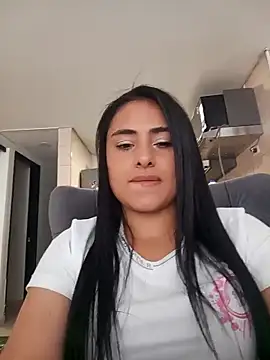 solandrea online show from November 1, 2025, 4:23 pm