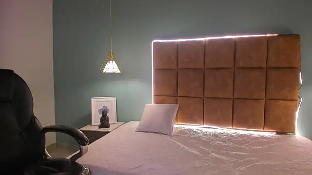 Snapshot of NicolasFerrer18 chatting on November 9, 2025, 7:29 pm NicolasFerrer18 online show from November 9, 2025, 7:29 pm