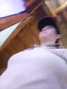 Snapshot of Camila-Valverde chatting on December 16, 2025, 9:41 pm Camila-Valverde online show from December 16, 2025, 9:41 pm