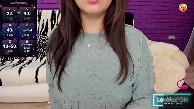 GlowMimi online show from December 4, 2025, 10:53 pm