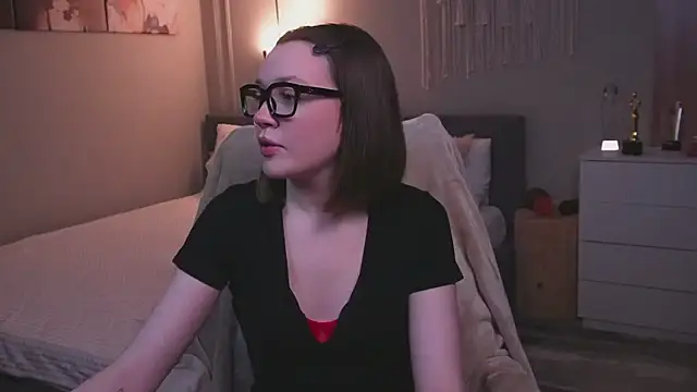 Snapshot of R_I_N_A chatting on November 11, 2025, 1:11 am R I N A online show from November 11, 2025, 1:11 am