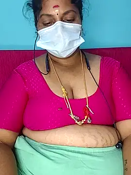 deepikasree143 online show from November 7, 2025, 6:45 pm