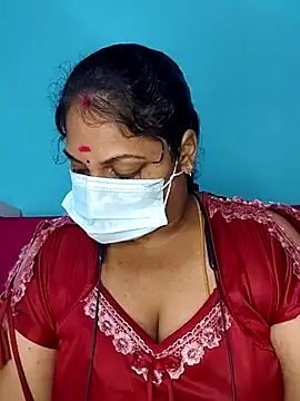 deepikasree143 online show from December 5, 2025, 7:45 pm