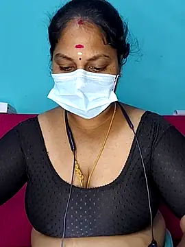 deepikasree143 online show from November 17, 2025, 8:02 pm