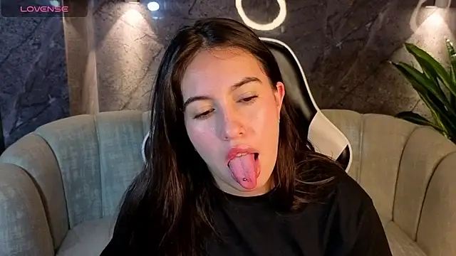 Nikka Tx online show from April 24, 2026, 12:45 am