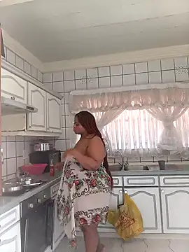 ThickLeeyanaXX online show from November 28, 2025, 1:22 pm