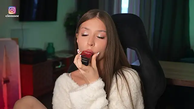 Cleose online show from February 28, 2026, 11:10 am