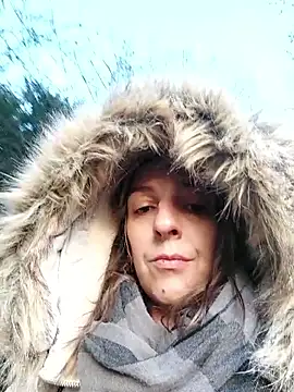 Anaiscpl2405 online show from November 17, 2025, 3:27 pm