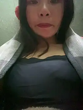 Snapshot of Elysia-007 chatting on December 16, 2025, 2:32 pm Elysia-007 online show from December 16, 2025, 2:32 pm