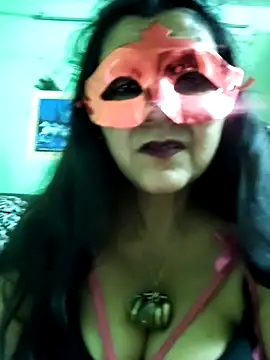 Snapshot of LOVE__RANI chatting on March 10, 2026, 1:15 pm LOVE RANI online show from March 10, 2026, 1:15 pm