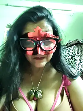 Snapshot of LOVE__RANI chatting on March 9, 2026, 6:22 pm LOVE RANI online show from March 9, 2026, 6:22 pm