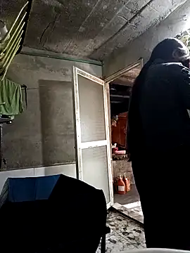 yoyo-mi online show from April 11, 2026, 2:08 am