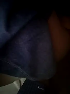 Snapshot of -Hazel-123 chatting on November 28, 2025, 2:34 am -Hazel-123 online show from November 28, 2025, 2:34 am