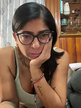 solmorochia online show from December 18, 2025, 2:27 am