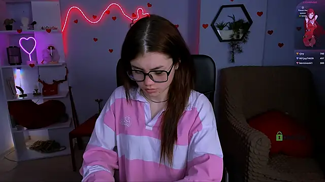 Snapshot of isabel_wave chatting on April 21, 2026, 1:42 am isabel wave online show from April 21, 2026, 1:42 am