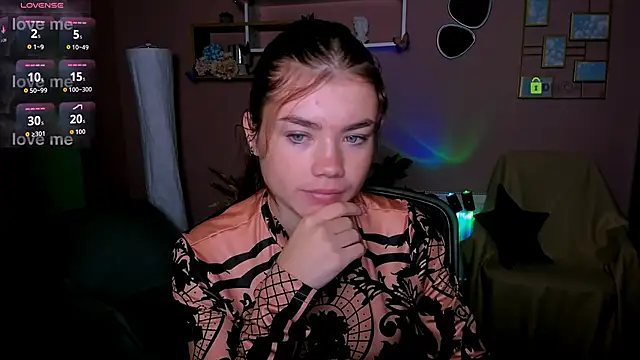 Snapshot of isabel_wave chatting on November 18, 2025, 7:44 am isabel wave online show from November 18, 2025, 7:44 am