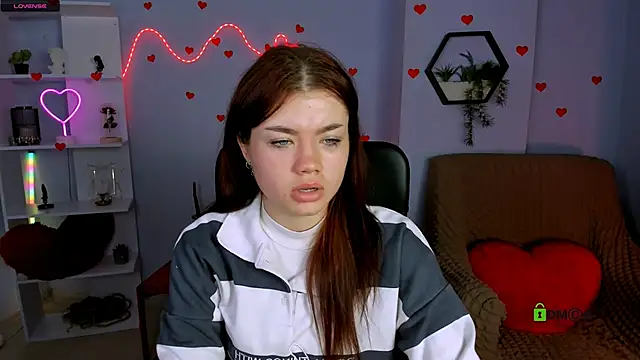 Snapshot of isabel_wave chatting on March 18, 2026, 9:45 am isabel wave online show from March 18, 2026, 9:45 am