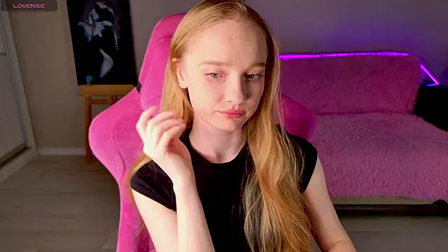 Snapshot of Shawty_Mia chatting on November 11, 2025, 5:08 pm Shawty Mia online show from November 11, 2025, 5:08 pm