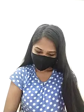 Green LaDY66 online show from November 17, 2025, 6:34 pm