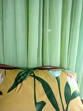 Esenia505 online show from April 19, 2026, 2:34 am