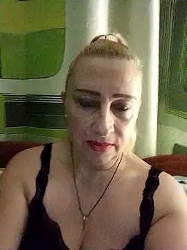 Esenia505 online show from December 17, 2025, 3:33 am