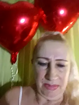 Esenia505 online show from February 17, 2026, 4:21 am