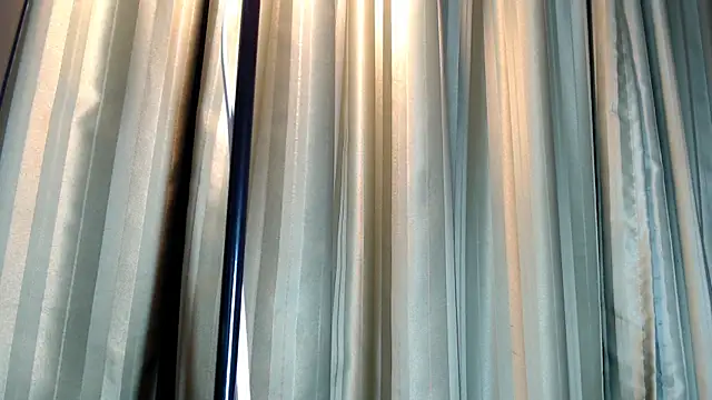 LIYXS online show from December 16, 2025, 2:27 am