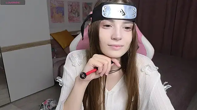 Hana Flo  online show from November 5, 2025, 2:09 pm