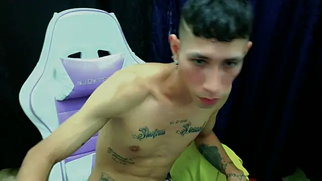 The latin boy online show from October 29, 2025, 7:35 pm