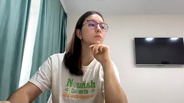 Snapshot of Allisgree chatting on November 20, 2025, 7:20 am Allisgree online show from November 20, 2025, 7:20 am