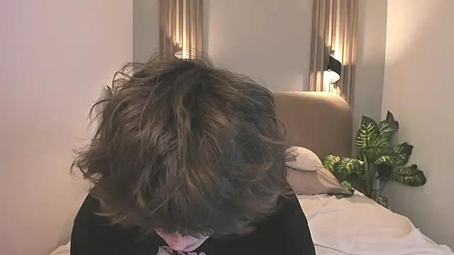 Syndy Dels online show from February 18, 2026, 10:55 am