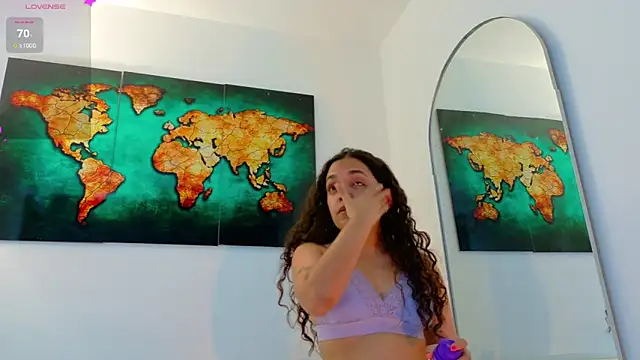 R3d Moonss   online show from February 15, 2026, 6:18 pm