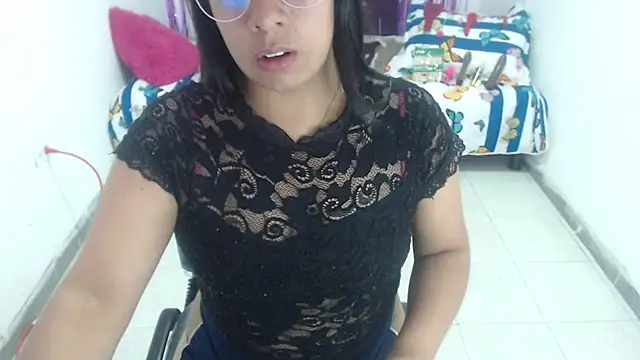 Snapshot of Alanafire chatting on November 18, 2025, 2:31 pm Alanafire online show from November 18, 2025, 2:31 pm