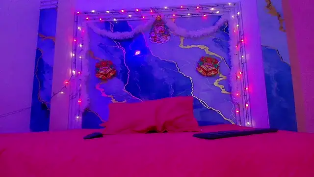 Snapshot of Girls_from_medellin chatting on December 2, 2025, 3:07 am Girls from medellin online show from December 2, 2025, 3:07 am