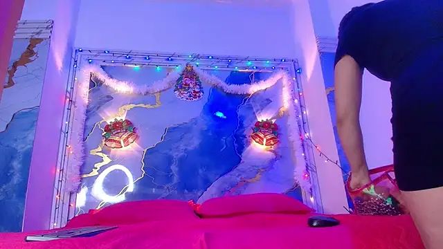 Snapshot of Girls_from_medellin chatting on December 4, 2025, 3:27 am Girls from medellin online show from December 4, 2025, 3:27 am