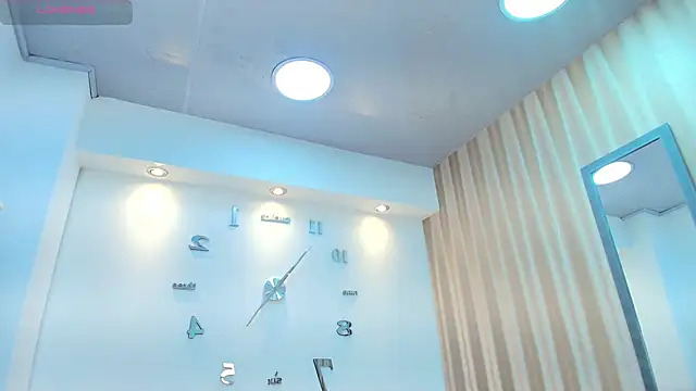 KamyGlam online show from March 6, 2026, 8:04 pm