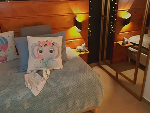 milena kiitty online show from February 8, 2026, 11:19 am