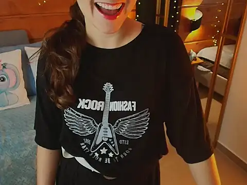 milena kiitty online show from February 9, 2026, 11:41 am