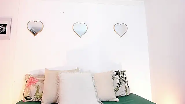 julialex  online show from March 5, 2026, 6:59 pm