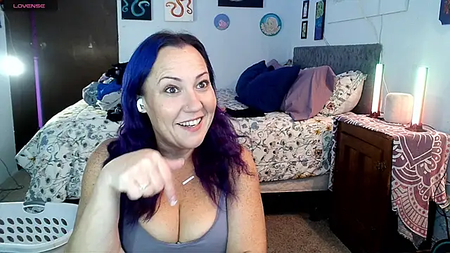 Snapshot of kristallic chatting on December 15, 2025, 5:41 pm kristallic online show from December 15, 2025, 5:41 pm