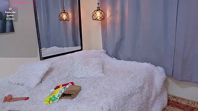 Flor Gil online show from February 13, 2026, 4:01 am