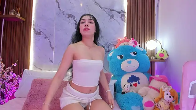 aurora rousse online show from November 16, 2025, 3:11 am