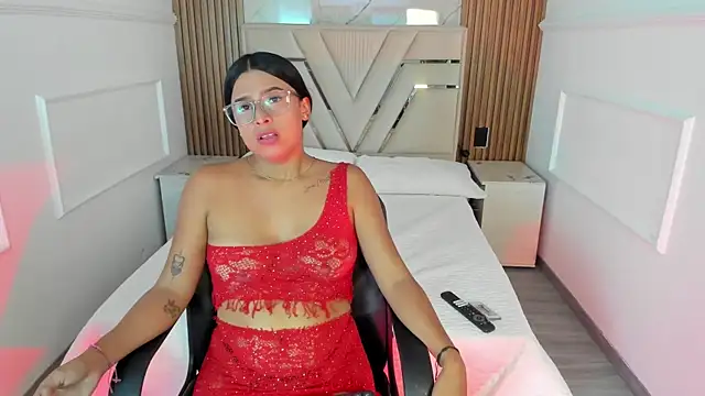 Snapshot of NaraBloom chatting on November 3, 2025, 12:53 pm NaraBloom online show from November 3, 2025, 12:53 pm