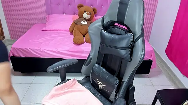 Snapshot of Missy_22 chatting on November 28, 2025, 3:12 pm Missy 22 online show from November 28, 2025, 3:12 pm