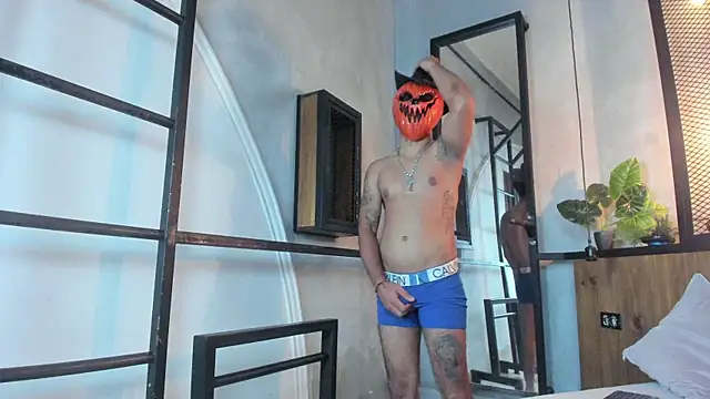 Snapshot of OwenScott chatting on November 2, 2025, 5:23 am OwenScott online show from November 2, 2025, 5:23 am