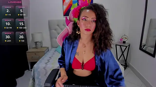 natasha segura online show from November 9, 2025, 2:37 am