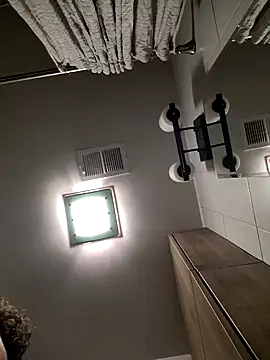 pleasser85 online show from November 2, 2025, 8:41 am