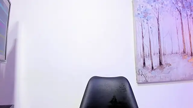 Snapshot of DanniaKross_1 chatting on November 18, 2025, 7:39 pm DanniaKross 1 online show from November 18, 2025, 7:39 pm