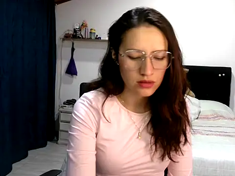 KendallTwisTx online show from December 20, 2025, 5:10 am