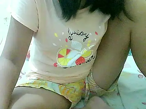 Snapshot of nhicole4u chatting on December 1, 2025, 11:44 am nhicole4u online show from December 1, 2025, 11:44 am